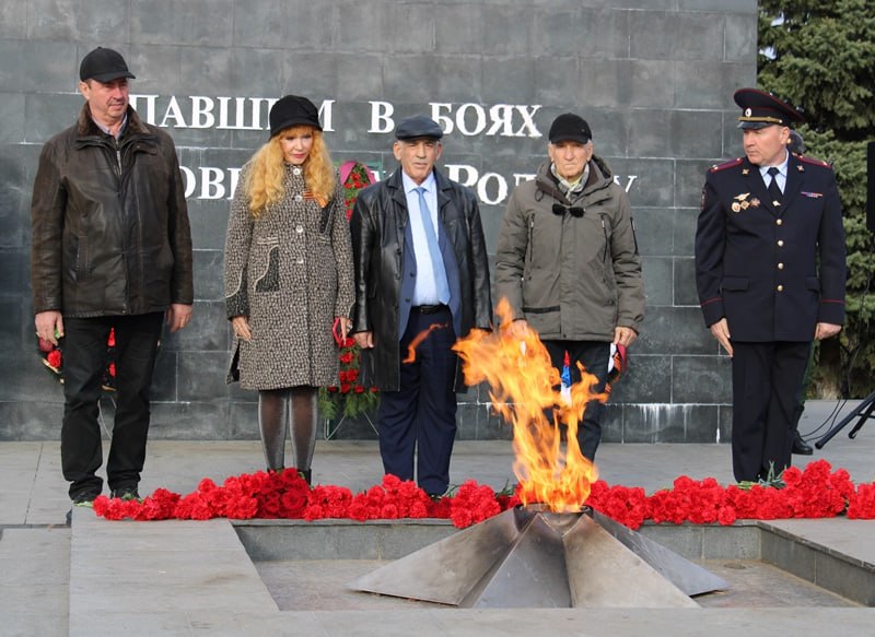 В Адыгее сотрудники полиции, общественники и ветераны органов внутренних дел почтили память Героев Отечества В Адыгее сотрудники полиции, общественники и ветераны органов внутренних дел почтили память Героев Отечества
