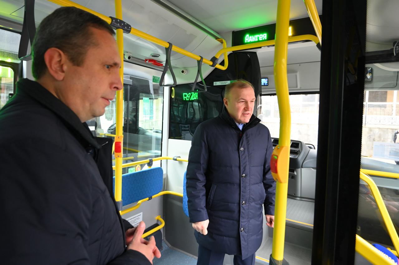 Для обновления общественного транспорта в Майкопе закуплено еще 10 новых автобусов Для обновления общественного транспорта в Майкопе закуплено еще 10 новых автобусов