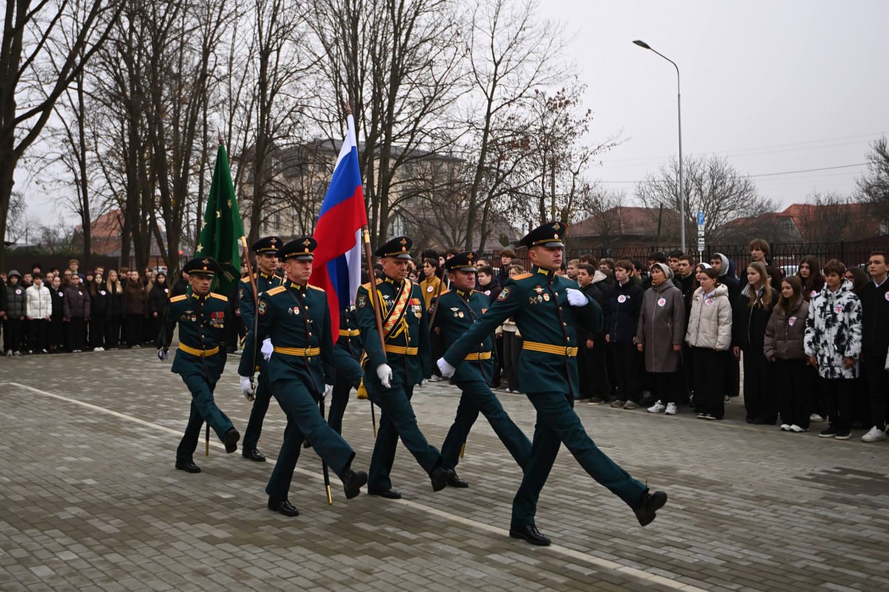 Майкопской школе № 2 присвоено имя Героя России Вадима Лемеша Майкопской школе № 2 присвоено имя Героя России Вадима Лемеша