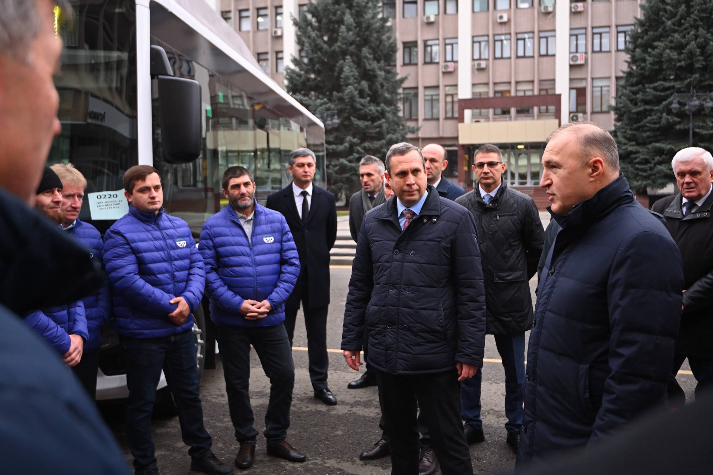 Еще 10 новых автобусов начнут курсировать в Майкопе с января Еще 10 новых автобусов начнут курсировать в Майкопе с января