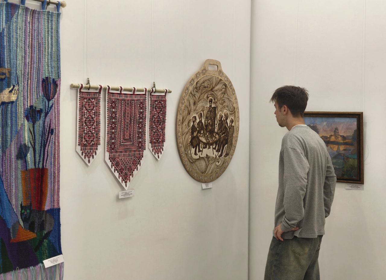 В Адыгее определили лучшие творческие работы художников-преподавателей В Адыгее определили лучшие творческие работы художников-преподавателей