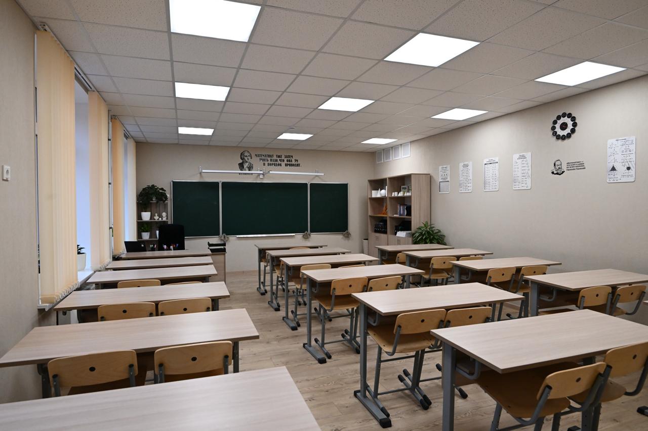 Мурат Кумпилов ознакомился с результатами капремонта в школе №2 имени Героя России Вадима Лемеша Мурат Кумпилов ознакомился с результатами капремонта в школе №2 имени Героя России Вадима Лемеша