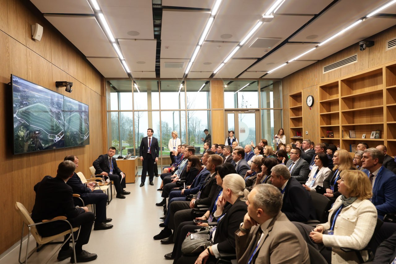 В Москве прошел первый форум-выставка «БОЛЬШИЕ РЕШЕНИЯ МАЛОЙ РОДИНЫ», организованный ВАРМСУ при поддержке администрации президента РФ и Минэкономразвития В Москве прошел первый форум-выставка «БОЛЬШИЕ РЕШЕНИЯ МАЛОЙ РОДИНЫ», организованный ВАРМСУ при поддержке администрации президента РФ и Минэкономразвития