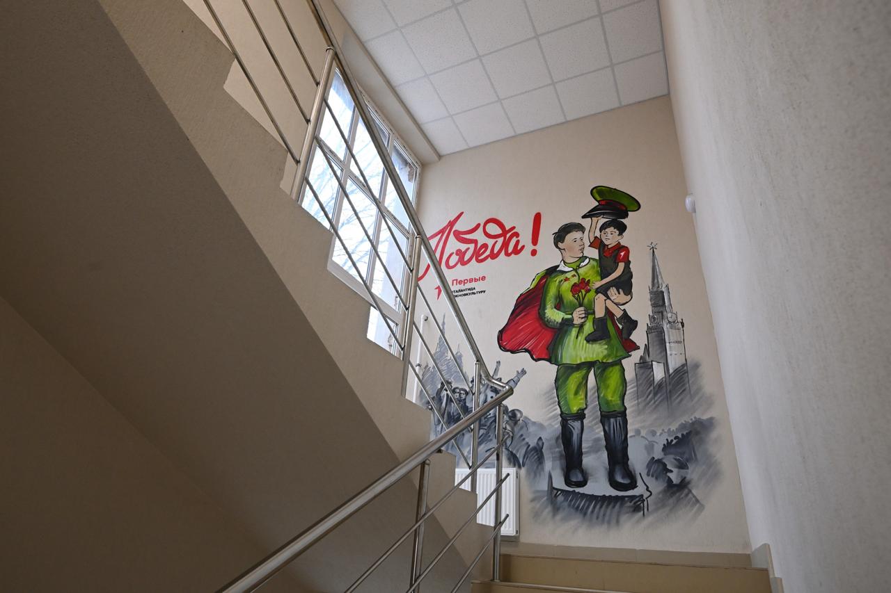 Мурат Кумпилов ознакомился с результатами капремонта в школе №2 имени Героя России Вадима Лемеша Мурат Кумпилов ознакомился с результатами капремонта в школе №2 имени Героя России Вадима Лемеша