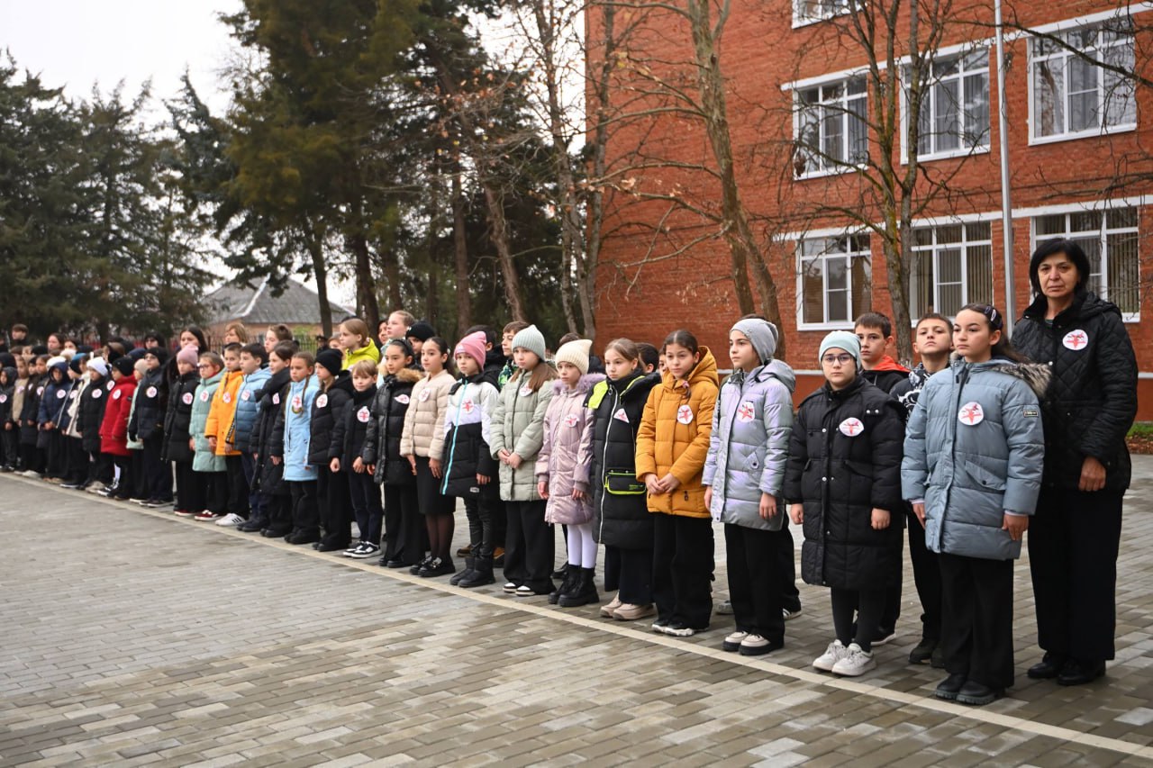 Майкопской школе № 2 присвоено имя Героя России Вадима Лемеша Майкопской школе № 2 присвоено имя Героя России Вадима Лемеша