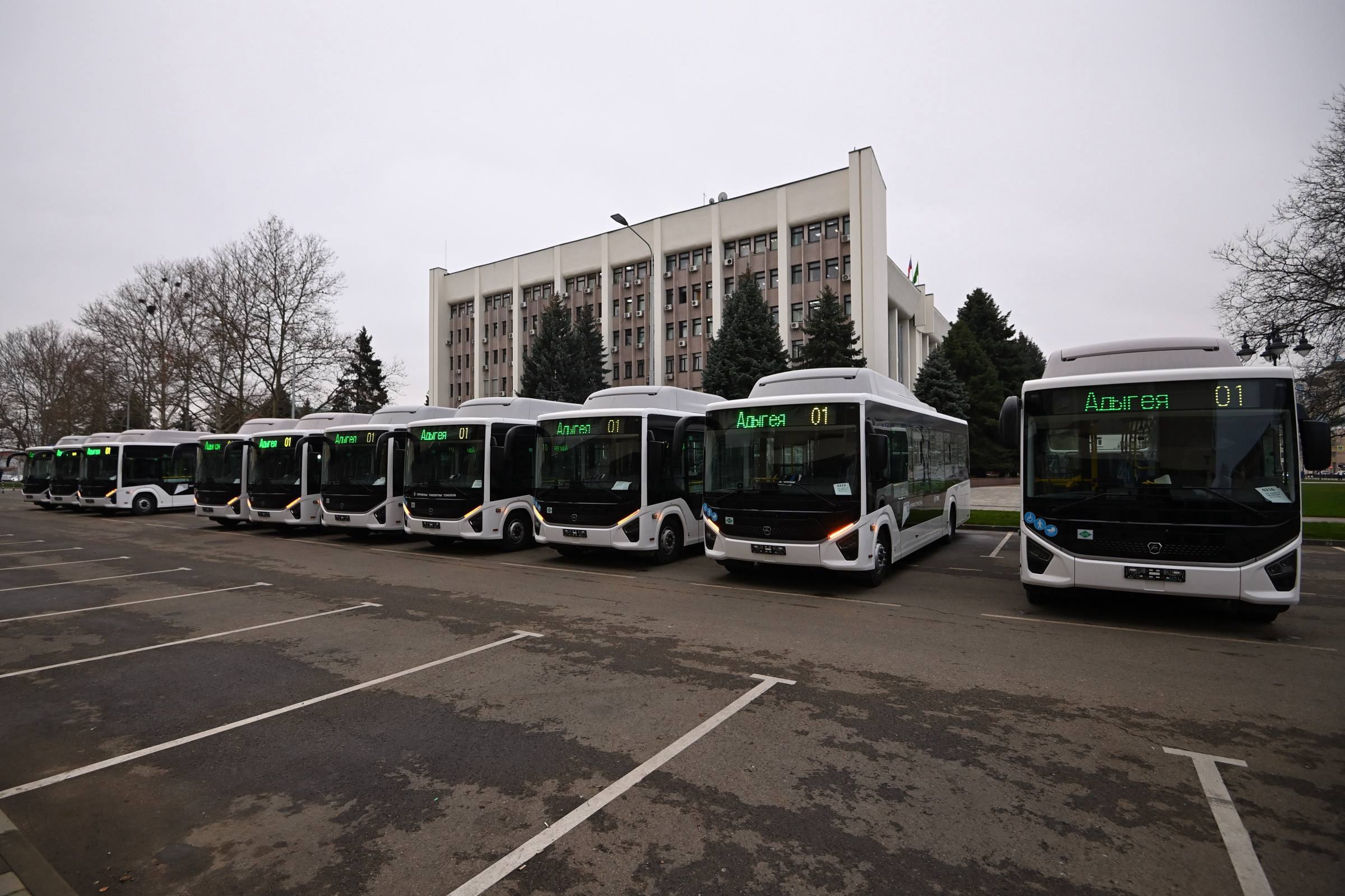 Еще 10 новых автобусов начнут курсировать в Майкопе с января Еще 10 новых автобусов начнут курсировать в Майкопе с января