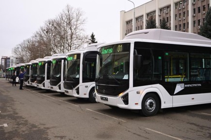 Для обновления общественного транспорта в Майкопе закуплено еще 10 новых автобусов
