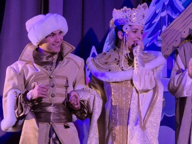 Мурат Кумпилов: Если в прошлые годы республиканские новогодние Ёлки посещало 1,5 тысячи детей, то сегодня эта цифра составляет около 9 тысяч ребят