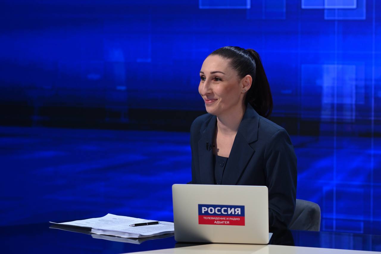 Глава Адыгеи провел прямую линию, ответив на вопросы жителей региона Глава Адыгеи провел прямую линию, ответив на вопросы жителей региона