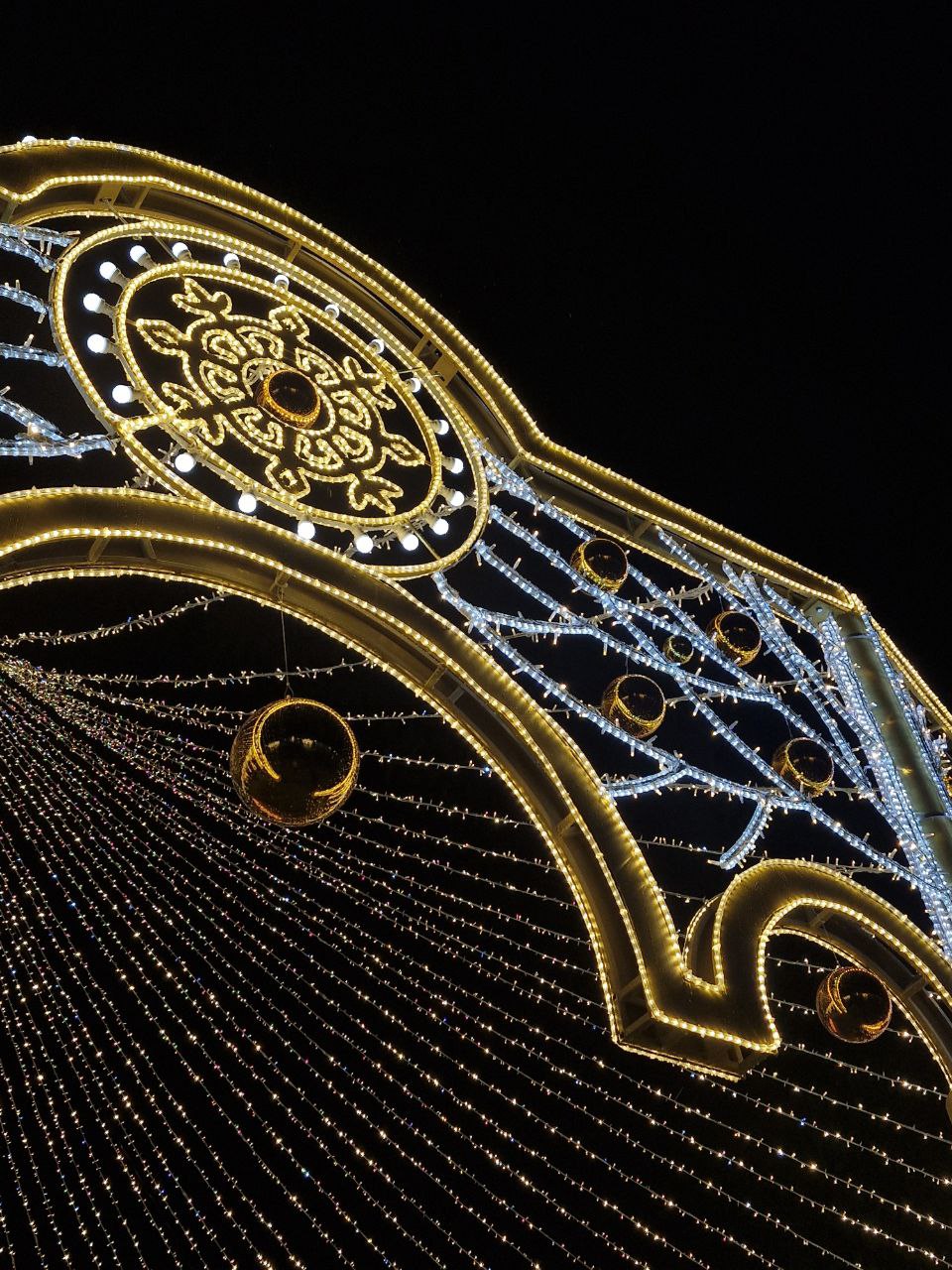 То, чего вы не знали о новой иллюминации на площади им. Ленина в Майкопе То, чего вы не знали о новой иллюминации на площади им. Ленина в Майкопе