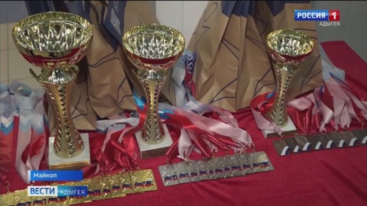 В Майкопе впервые прошли соревнования на Кубок командующего 49 - армии по плаванию