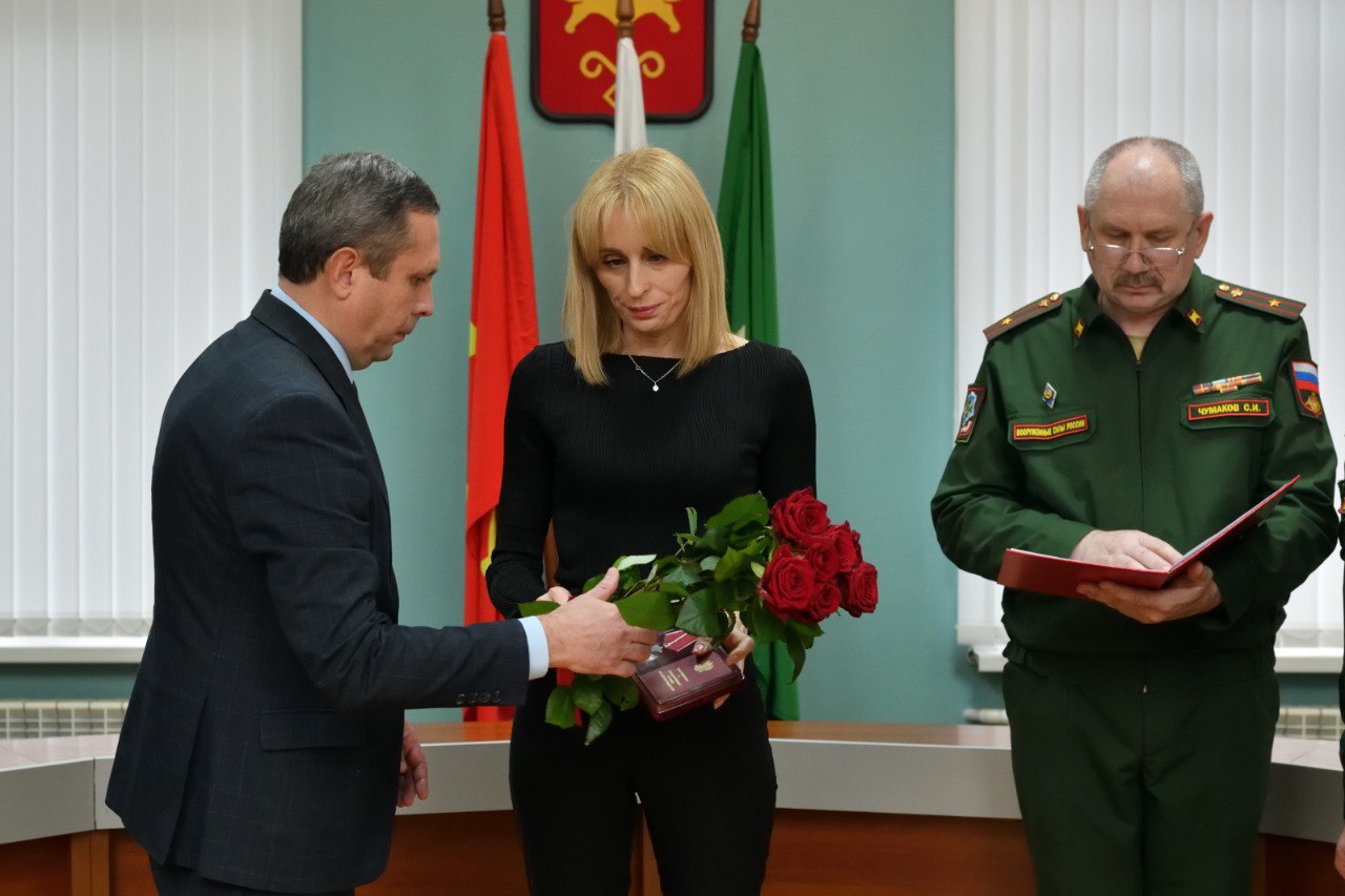 Геннадий Митрофанов: Ежедневно в зоне СВО наши бойцы совершают подвиги: защищают суверенитет родной страны, помогают мирному населению и своим товарищам — к сожалению, иногда ценой своих жизней Геннадий Митрофанов: Ежедневно в зоне СВО наши бойцы совершают подвиги: защищают суверенитет родной страны, помогают мирному населению и своим товарищам — к сожалению, иногда ценой своих жизней