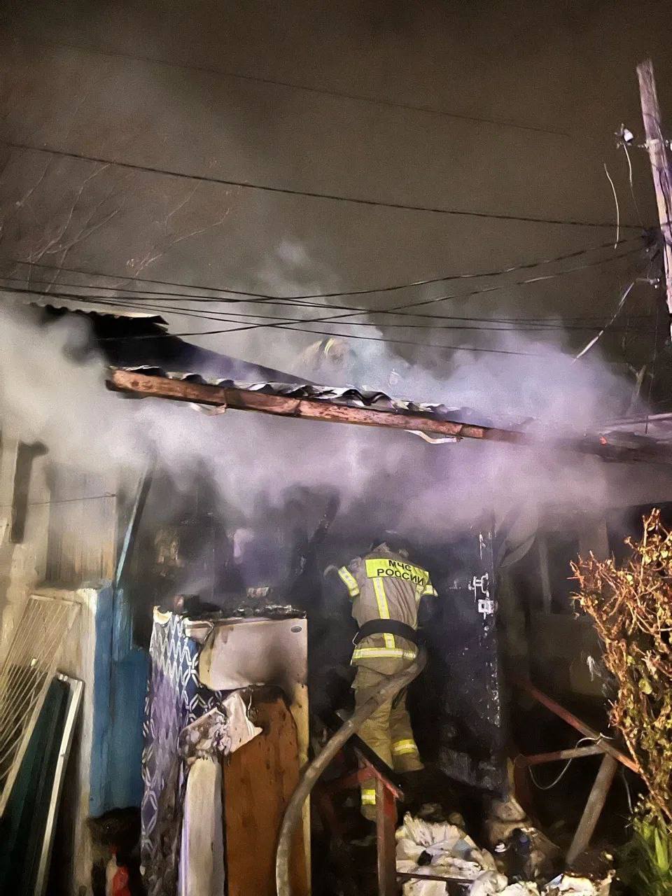 Женщина погибла при пожаре в жилом доме в Майкопе Женщина погибла при пожаре в жилом доме в Майкопе