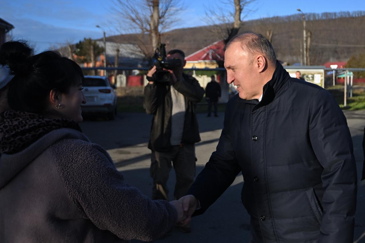 Глава Адыгеи встретился с жителями посёлка Удобного для обсуждения вопросов развития населенного пункта