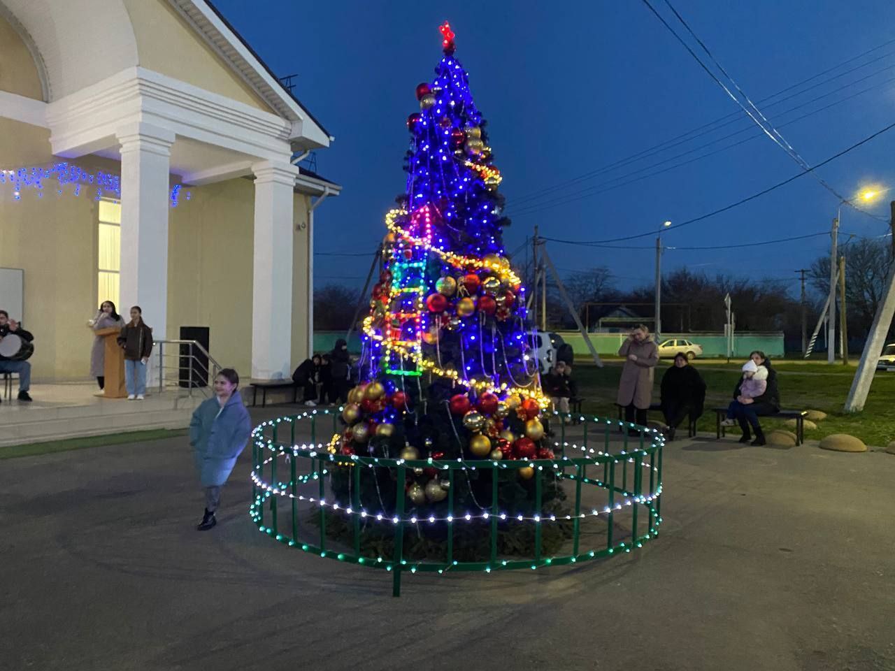 Новогодняя атмосфера в районах Адыгеи Новогодняя атмосфера в районах Адыгеи