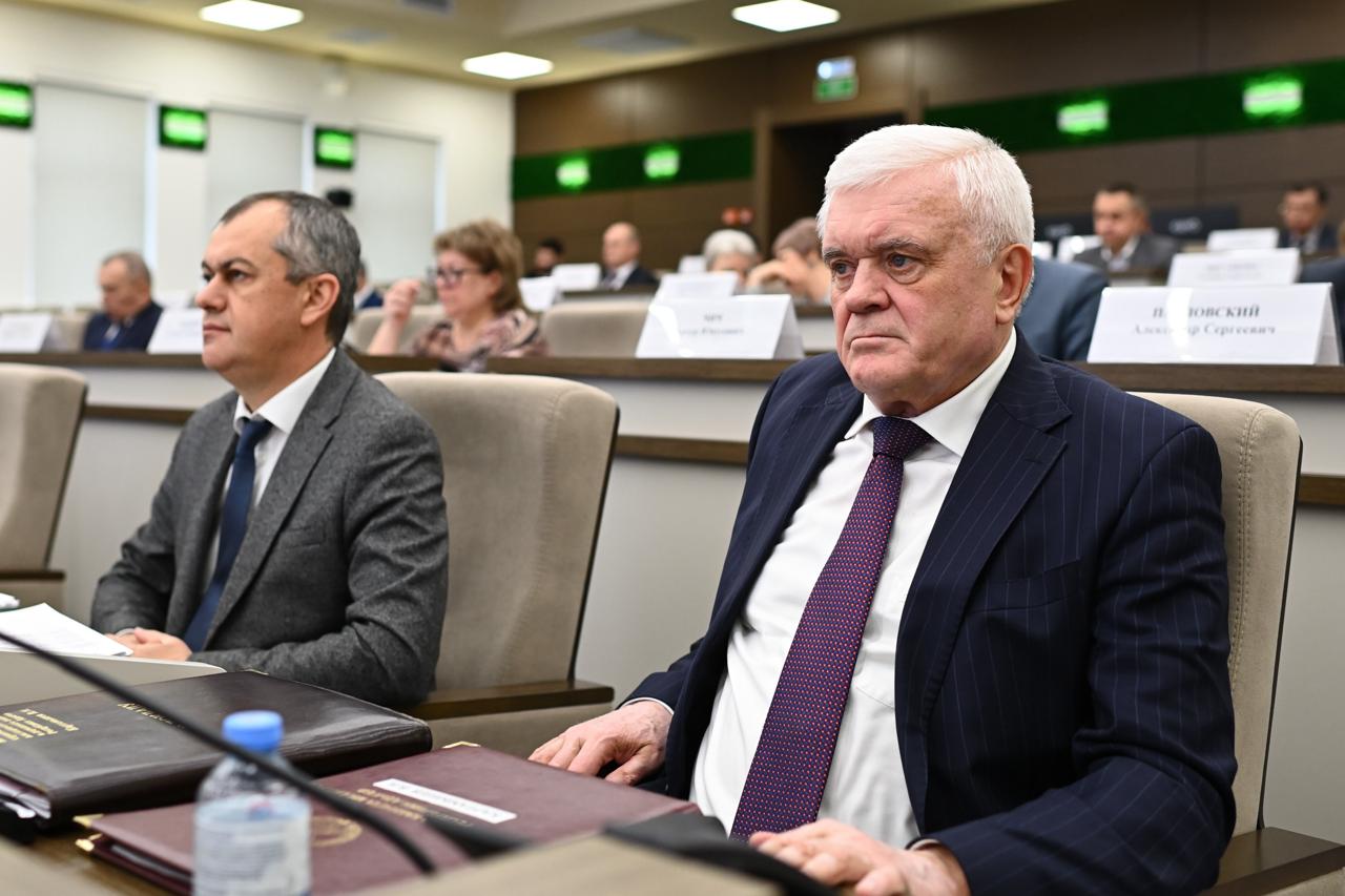 В Адыгее обсуждены вопросы в сфере опеки и попечительства, трудовых резервов и развития опорных населенных пунктов В Адыгее обсуждены вопросы в сфере опеки и попечительства, трудовых резервов и развития опорных населенных пунктов