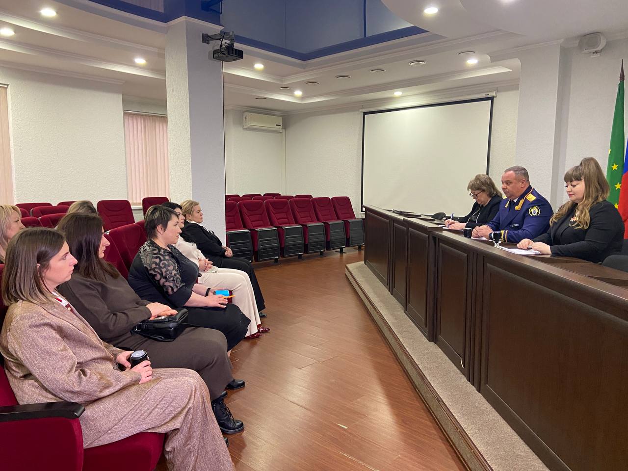 Руководитель следственного управления СК России по Адыгее и первый заместитель министра образования и науки республики подписали договор о создании профильных кадетских классов Руководитель следственного управления СК России по Адыгее и первый заместитель министра образования и науки республики подписали договор о создании профильных кадетских классов