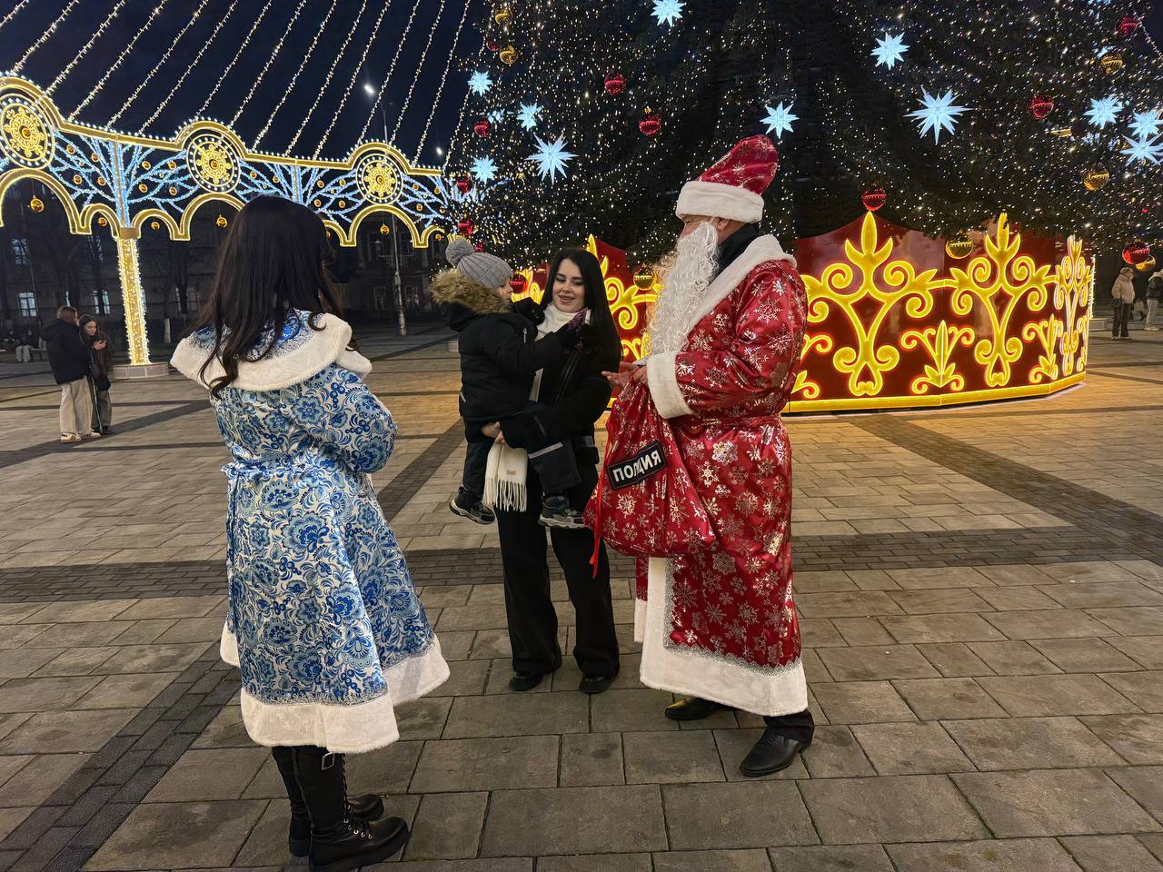 Госавтоинспекторы Адыгеи провели праздничное мероприятие под названием "Полицейский Дед Мороз"