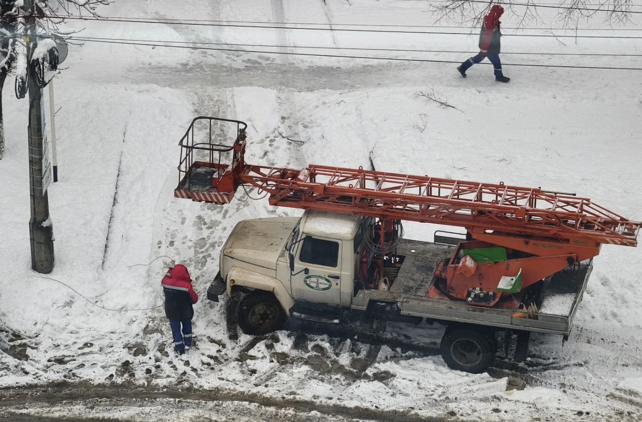 Ремонтные бригады ликвидируют локальные нарушения подачи электричества в Адыгее
