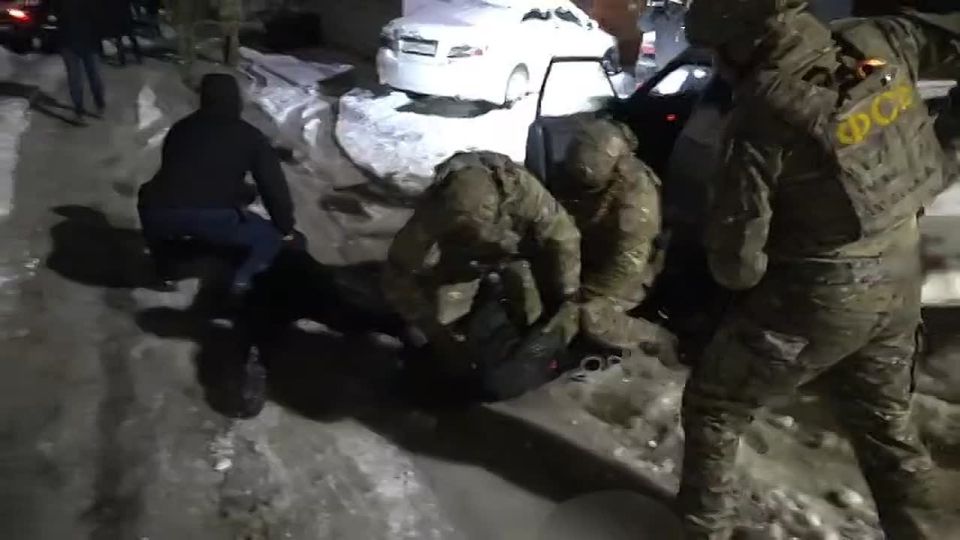 «Приехал в Майкоп. На меня вышли и написали в Telegram, чтобы я в школе елку поджег и потом из города уехал»