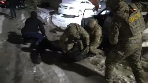 «Приехал в Майкоп. На меня вышли и написали в Telegram, чтобы я в школе елку поджег и потом из города уехал»