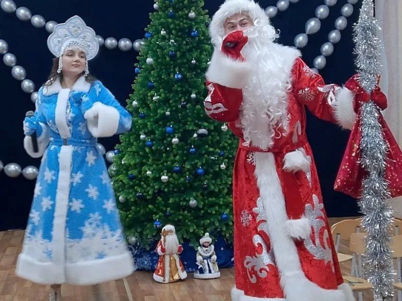 Сотрудники МВД по Республике Адыгея совместно с коллегами из Ростовской области приняли участие в акции «Полицейский Дед Мороз» Сотрудники МВД по Республике Адыгея совместно с коллегами из Ростовской области приняли участие в акции «Полицейский Дед Мороз»