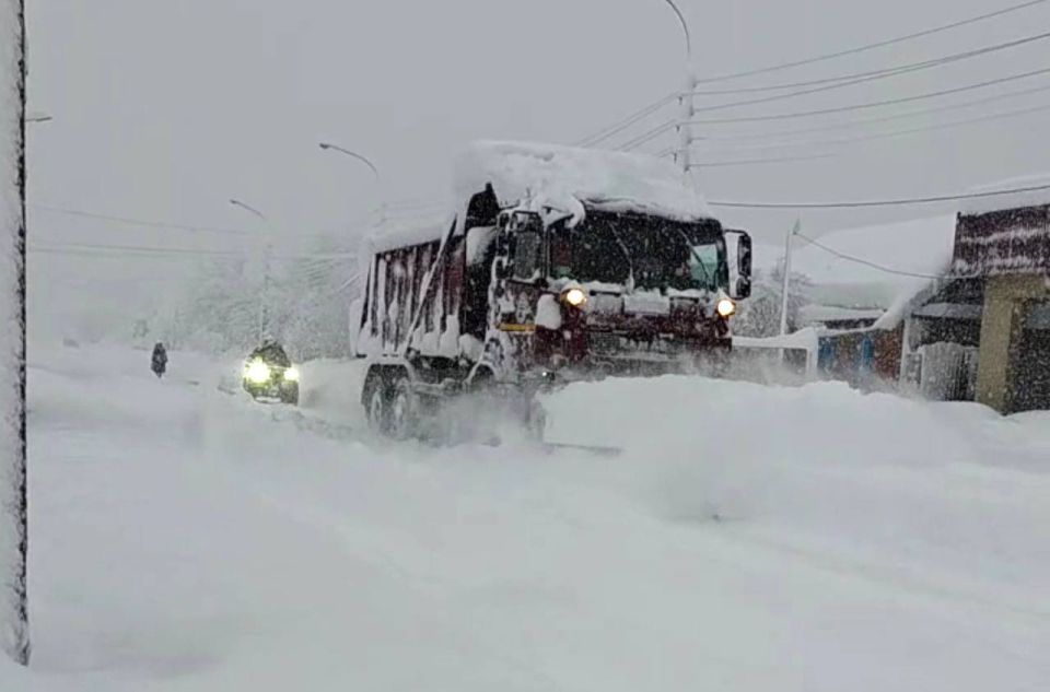 Мэр Майкопа обратился к горожанам в связи со сложной погодной ситуацией, поблагодарил за понимание и рассказал о масштабных работах по расчистке снега и восстановлению инфраструктуры
