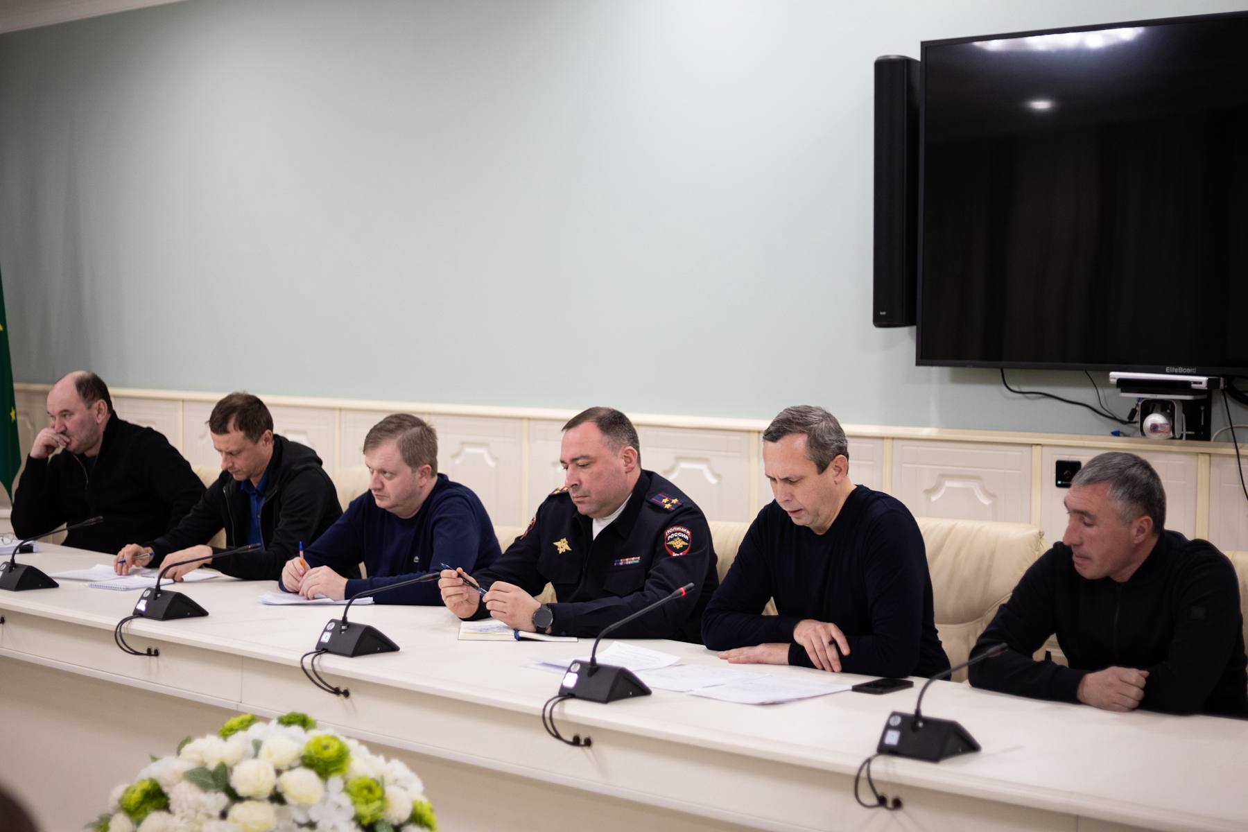 Мурат Кумпилов: Завершилось вечернее заседание оперштаба Мурат Кумпилов: Завершилось вечернее заседание оперштаба