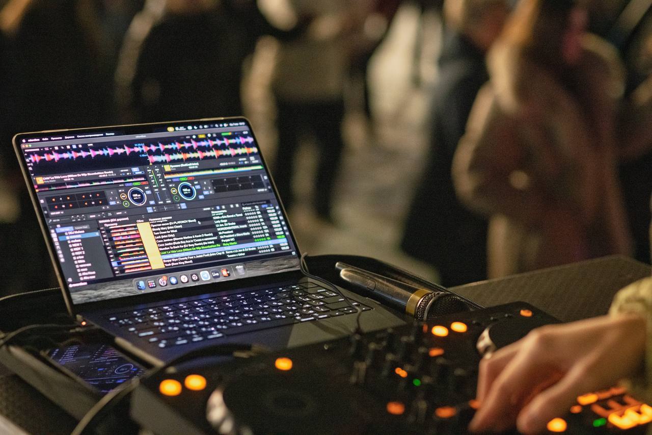 Праздничная дискотека от DJ Муфасы Праздничная дискотека от DJ Муфасы