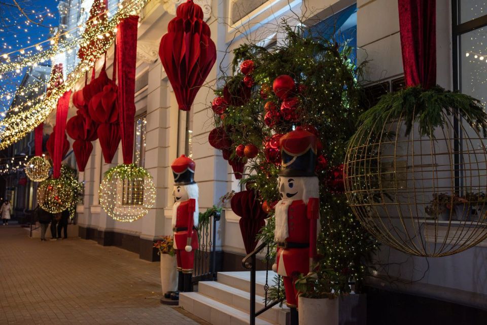 Майкоп, что ты творишь!!!. Как не восторгаться новогодней столицей Адыгеи этого года? Вы тоже не могли удержаться и отправляли фото красивых локаций Майкопа друзьям и знакомым? Теперь пришло время поддержать тех, кто...