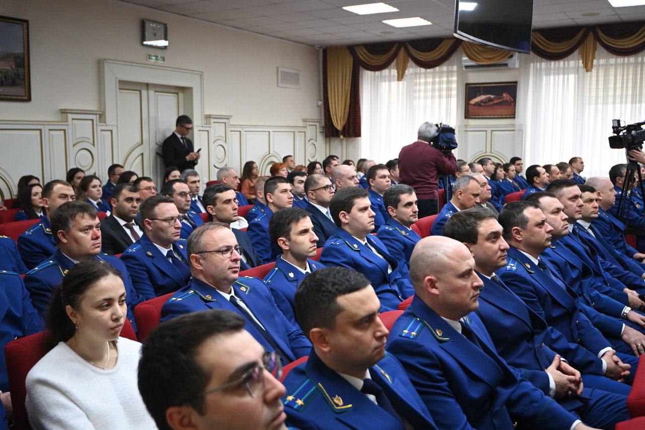 В Адыгее чествовали сотрудников прокуратуры региона В Адыгее чествовали сотрудников прокуратуры региона