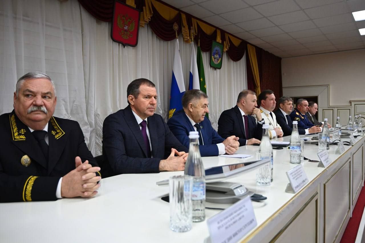 В Адыгее чествовали сотрудников прокуратуры региона В Адыгее чествовали сотрудников прокуратуры региона