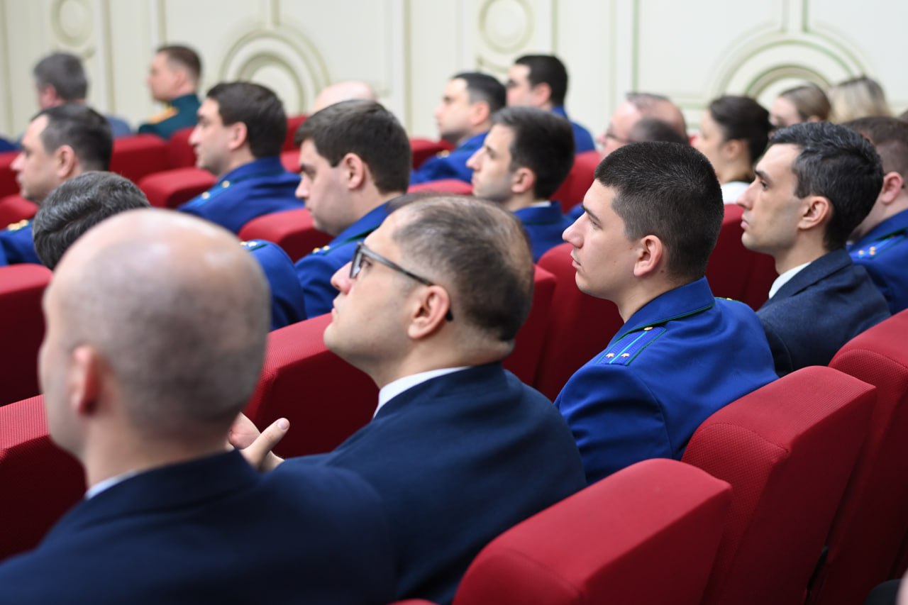 Глава Адыгеи поздравил работников прокуратуры с профессиональным праздником и отметил вклад ведомства в обеспечение законности Глава Адыгеи поздравил работников прокуратуры с профессиональным праздником и отметил вклад ведомства в обеспечение законности