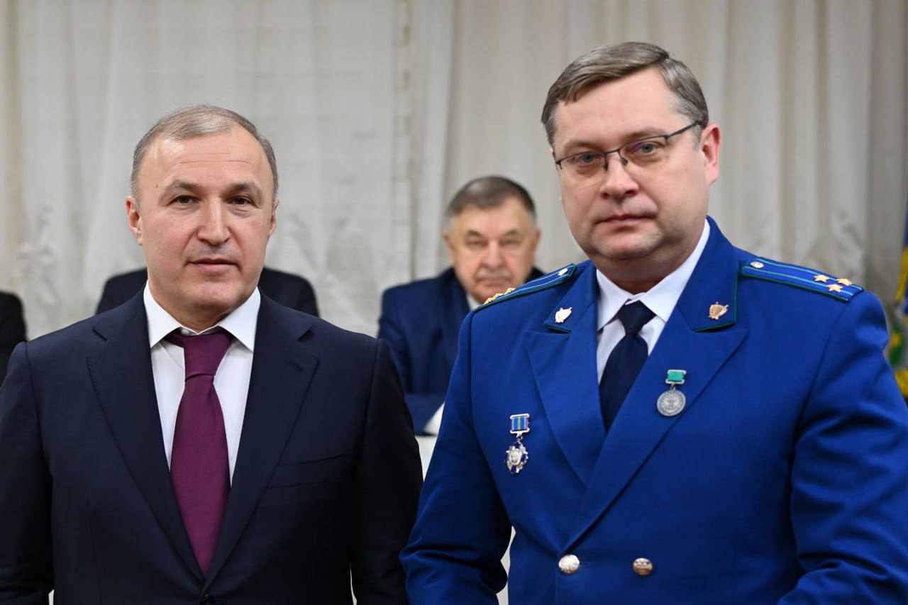 В Адыгее чествовали сотрудников прокуратуры региона В Адыгее чествовали сотрудников прокуратуры региона