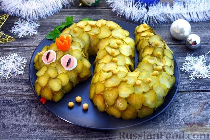 Приближаются праздники: неповторимые рецепты салатов для новогоднего стола