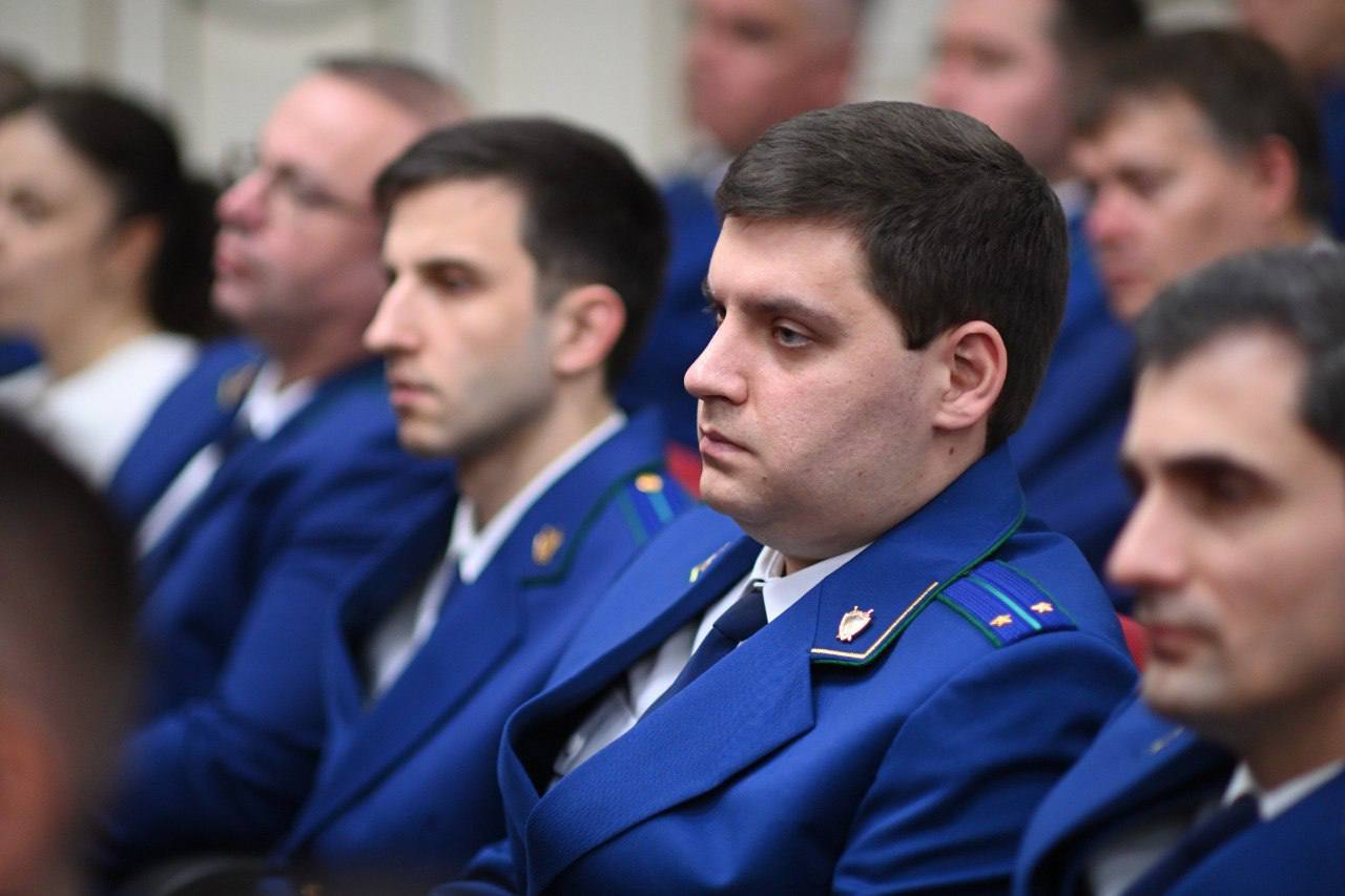 В Адыгее чествовали сотрудников прокуратуры региона В Адыгее чествовали сотрудников прокуратуры региона