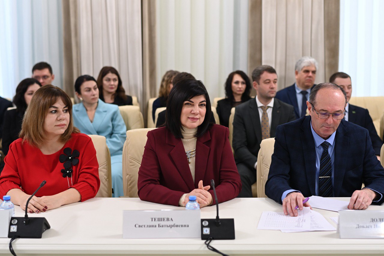 Глава Адыгеи встретился с руководителями региональных и муниципальных СМИ Глава Адыгеи встретился с руководителями региональных и муниципальных СМИ