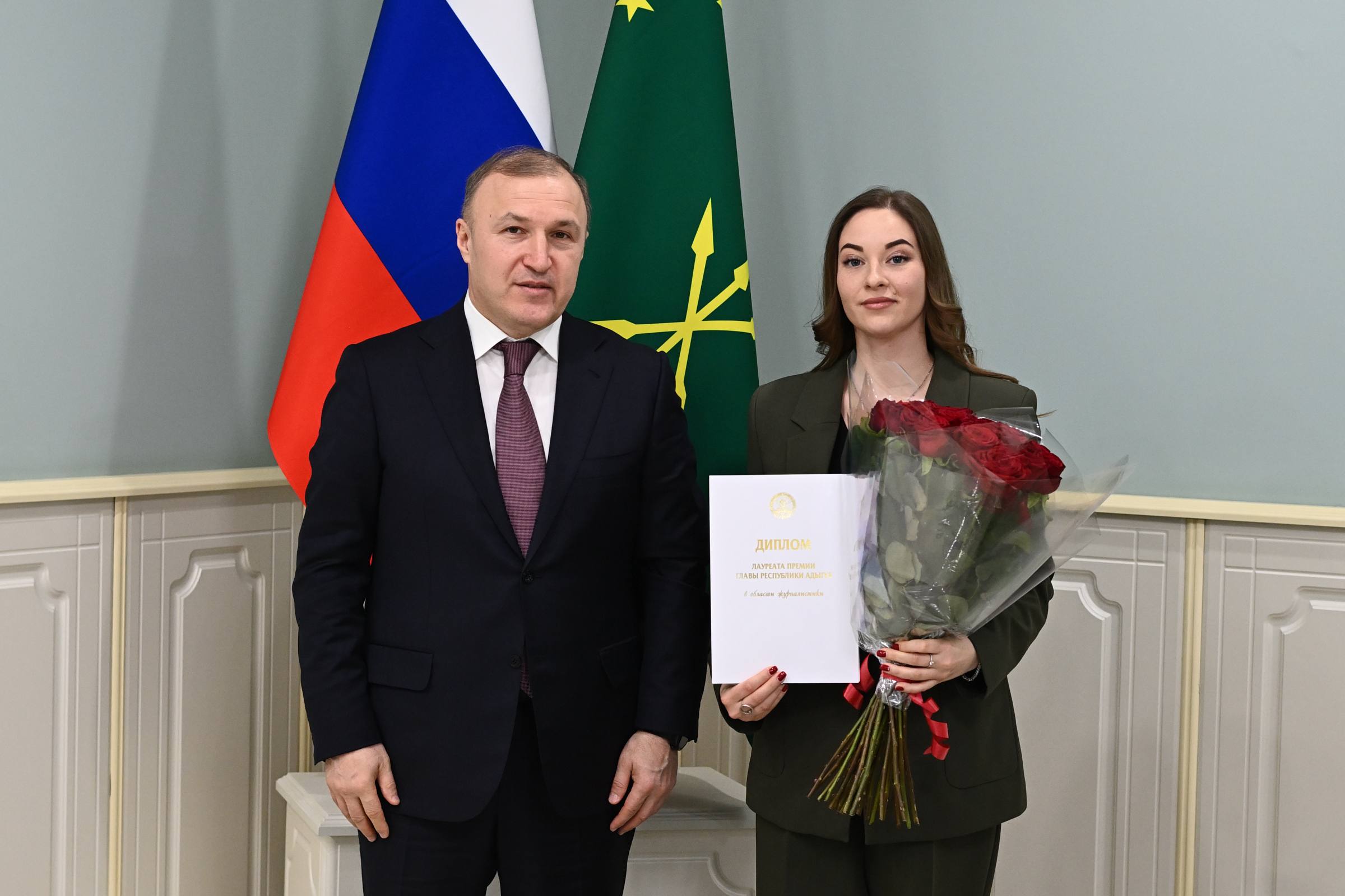 Мурат Кумпилов: На встрече с представителями СМИ вручил премии Главы Республики Адыгея в области журналистики Мурат Кумпилов: На встрече с представителями СМИ вручил премии Главы Республики Адыгея в области журналистики