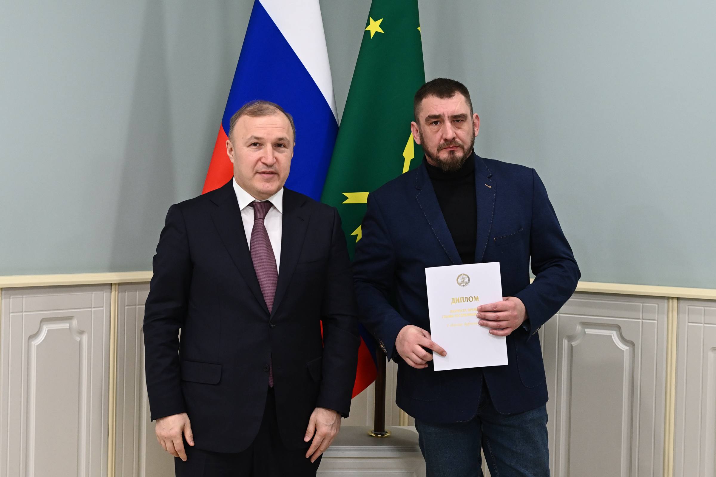 Мурат Кумпилов: На встрече с представителями СМИ вручил премии Главы Республики Адыгея в области журналистики Мурат Кумпилов: На встрече с представителями СМИ вручил премии Главы Республики Адыгея в области журналистики