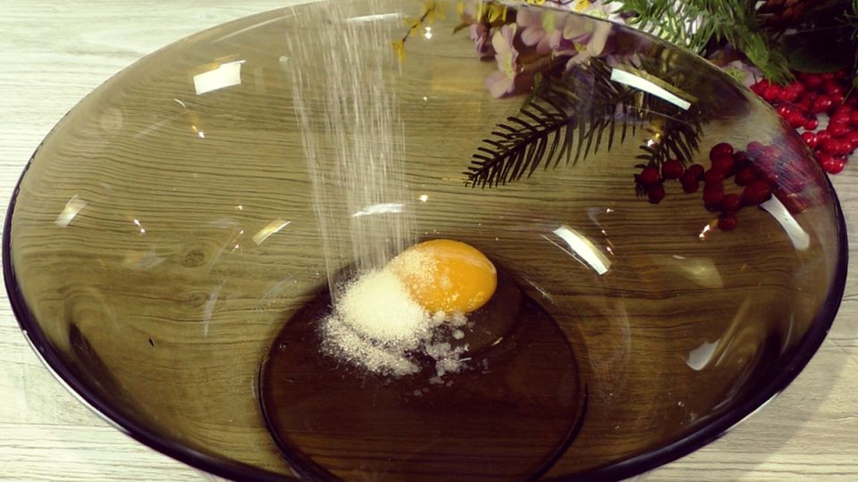 Нежный пирог с медом и корицей для приятного чаепития