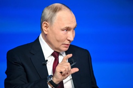Путин: Банк России сохраняет независимость в условиях давления