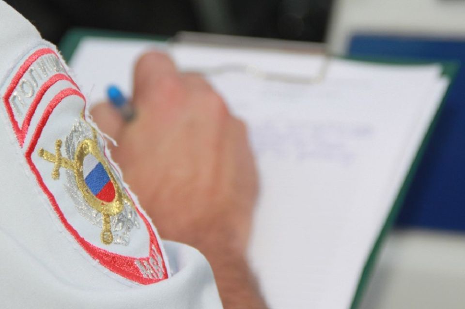 В столице Адыгеи полиция задержала мужчину, сдавшего в ломбард под видом оригинального телефона реплику известного бренда