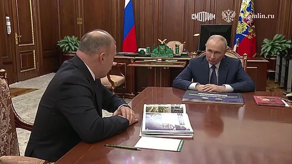 Владимир Путин провел рабочую встречу с главой Адыгеи Муратом Кумпиловым