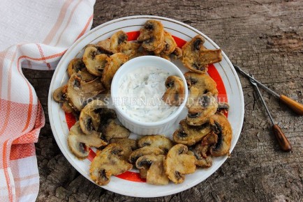 Жареные шампиньоны в муке