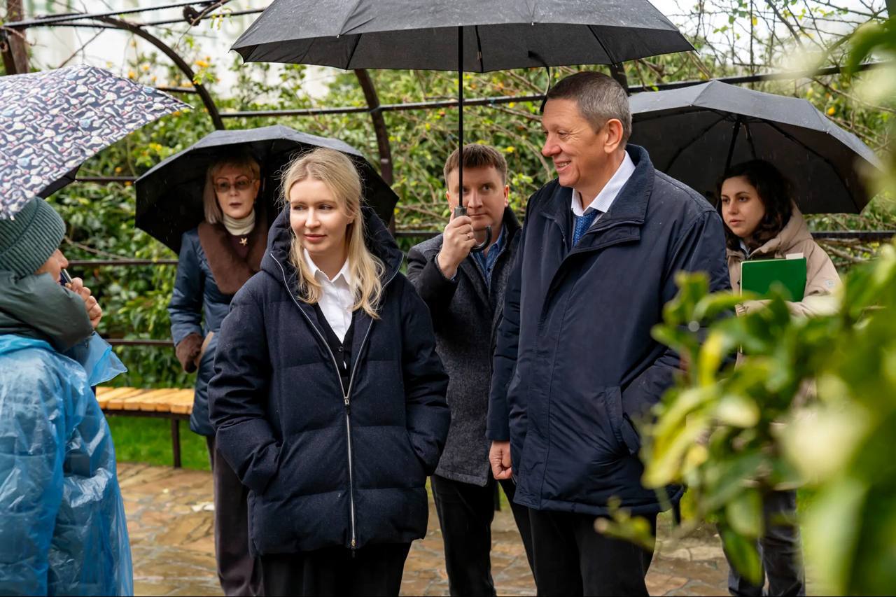 Елена Грудинина посетила с рабочим визитом подведомственные учреждения в Сочи Елена Грудинина посетила с рабочим визитом подведомственные учреждения в Сочи