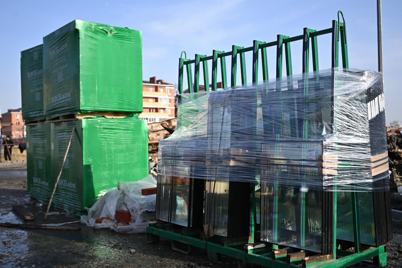 В Новой Адыгее продолжается восстановление жилья, поврежденного в результате вражеской атаки В Новой Адыгее продолжается восстановление жилья, поврежденного в результате вражеской атаки