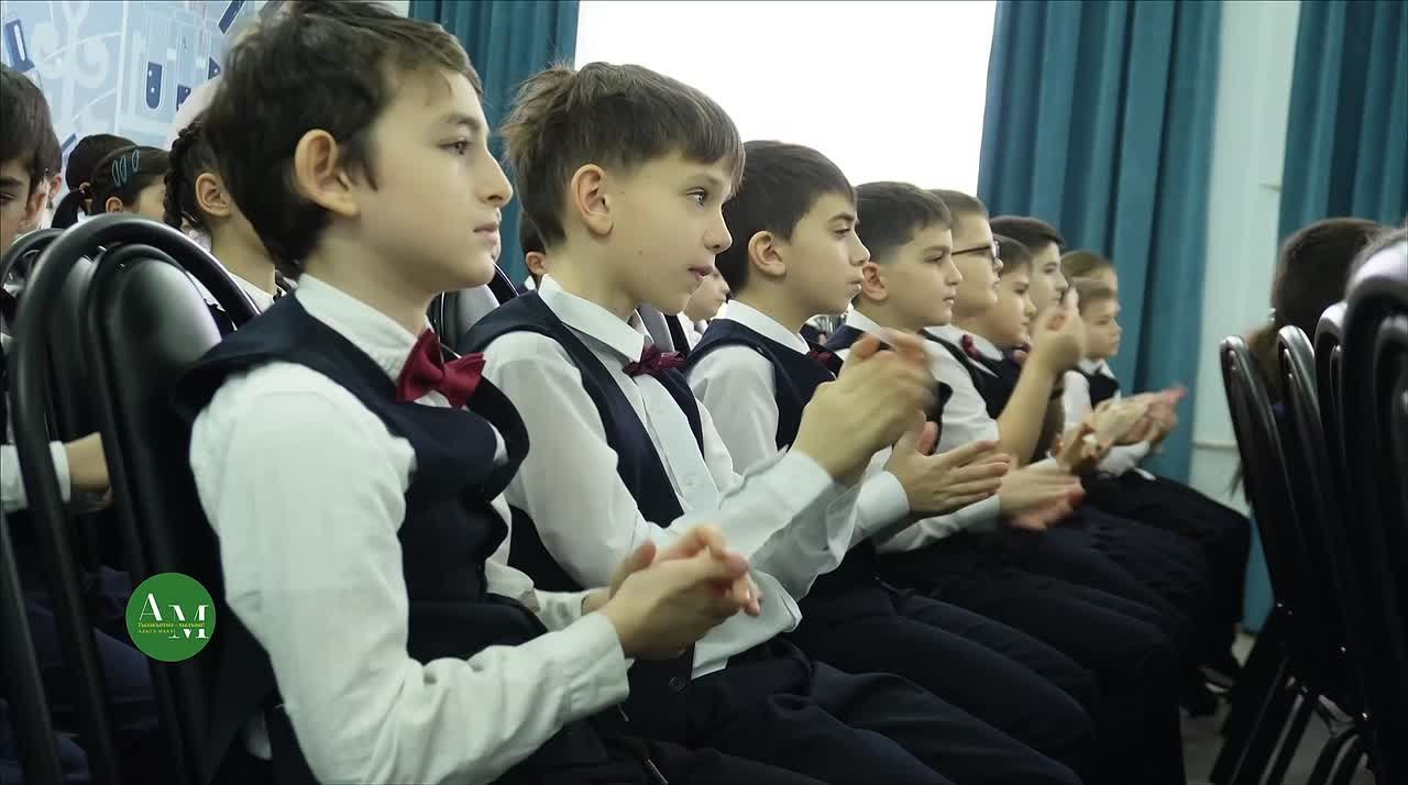 Накануне в Адыгейской республиканской гимназии прошли съёмки информационного проекта Российского детско-юношеского центра, посвящённого Году единства народов России