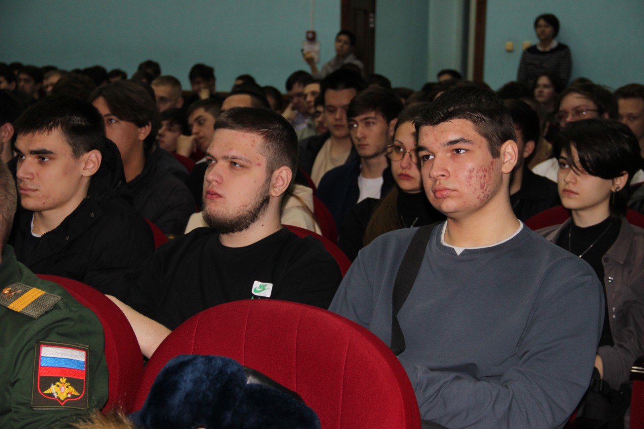 Студентам МГГТК АГУ и МИТ рассказали о службе по контракту в войсках БПЛА Студентам МГГТК АГУ и МИТ рассказали о службе по контракту в войсках БПЛА