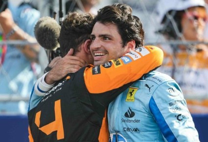 Кто возьмет титул? Карлос Сайнс поддерживает Ландо Норриса перед финалом в Абу-Даби