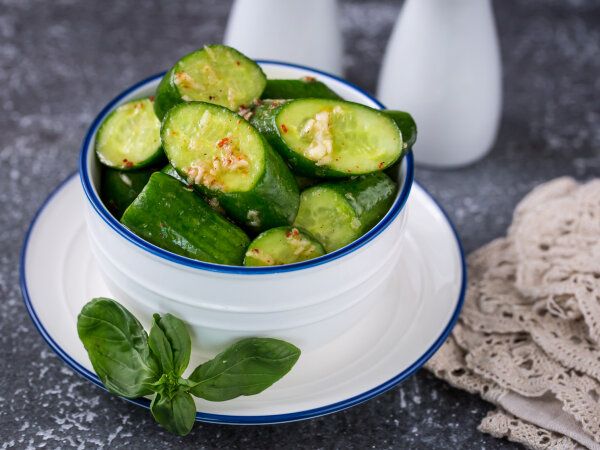 Праздник для гурманов: 7 невероятных закусок из огурцов на каждый день